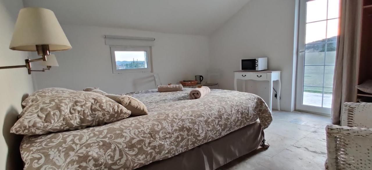 Apartmán Superbe Chambre Avec Terrasse, Parking Prive, Jardin, Calme, Climatisation, 10 Mn Pont Du Gard #7 Rochefort-du-Gard Exteriér fotografie