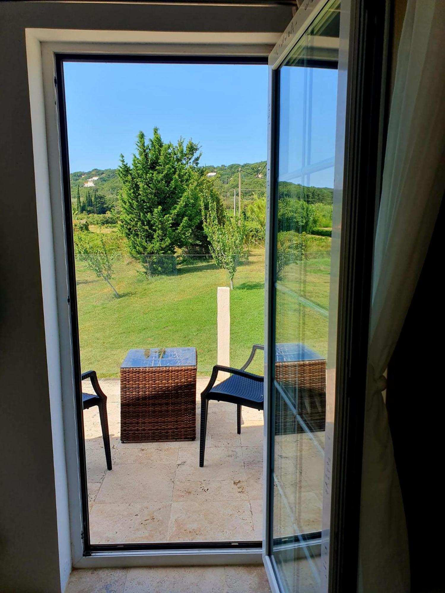 Apartmán Superbe Chambre Avec Terrasse, Parking Prive, Jardin, Calme, Climatisation, 10 Mn Pont Du Gard #7 Rochefort-du-Gard Exteriér fotografie